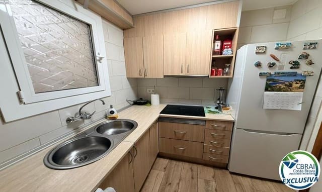 Apartamento de 2 habitaciones en Roses en venta - 190.000 € (Ref: 9927347)