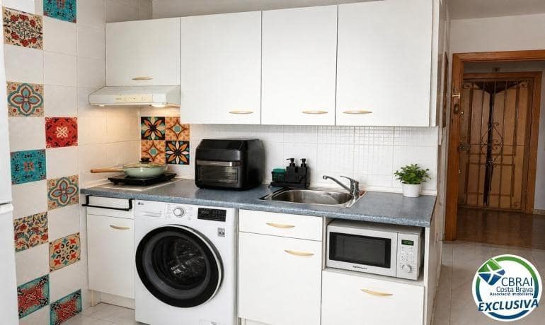 Studio for sale in Empuriabrava - € 85,000 (Ref: 9929329)