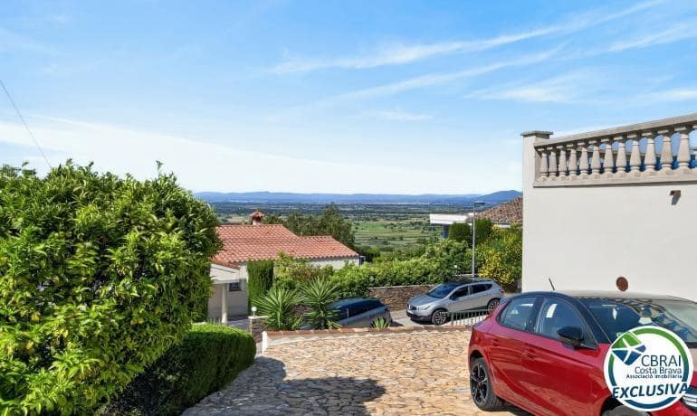 3 bedroom Villa for sale in Palau-saverdera with pool garage - € 650,000 (Ref: 9929331)
