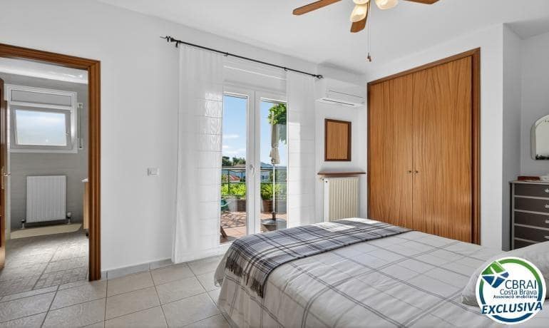 3 bedroom Villa for sale in Palau-saverdera with pool garage - € 650,000 (Ref: 9929331)