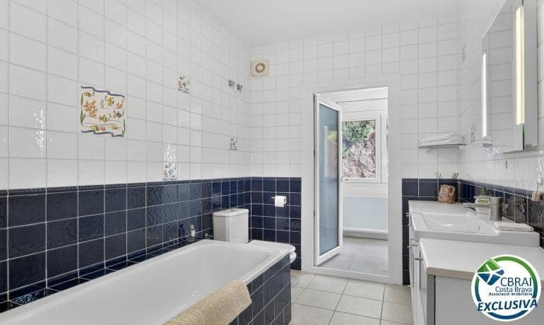 3 bedroom Villa for sale in Palau-saverdera with pool garage - € 650,000 (Ref: 9929331)