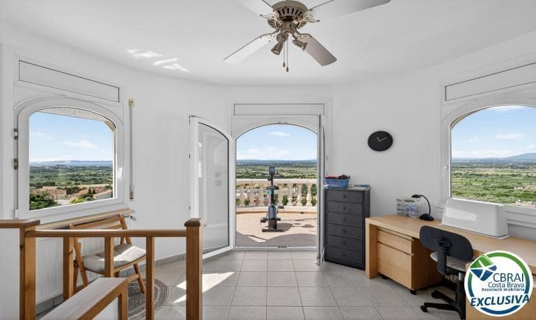 3 bedroom Villa for sale in Palau-saverdera with pool garage - € 650,000 (Ref: 9929331)