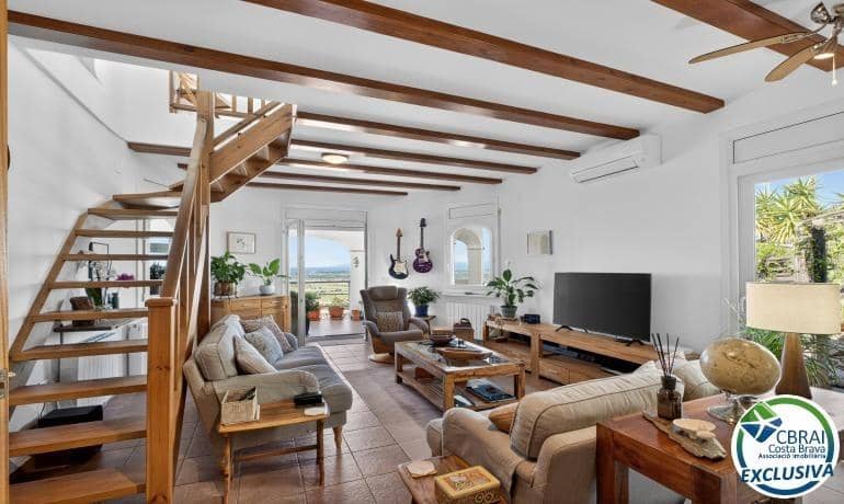 3 bedroom Villa for sale in Palau-saverdera with pool garage - € 650,000 (Ref: 9929331)