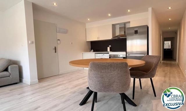 Apartamento de 2 habitaciones en Roses en venta - 180.000 € (Ref: 9934152)