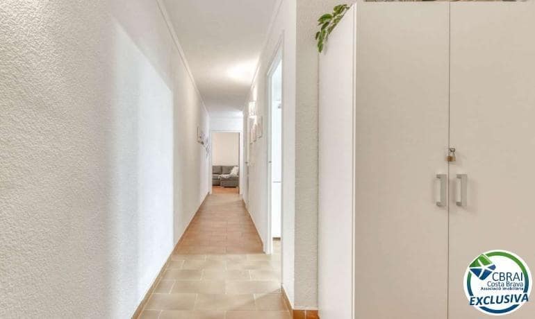 Apartamento de 2 habitaciones en Roses en venta - 235.000 € (Ref: 9934155)
