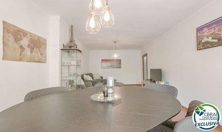 Apartamento de 2 habitaciones en Roses en venta - 235.000 € (Ref: 9934155)
