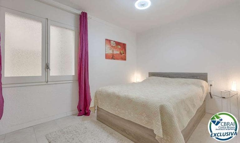 Apartamento de 2 habitaciones en Roses en venta - 235.000 € (Ref: 9934155)