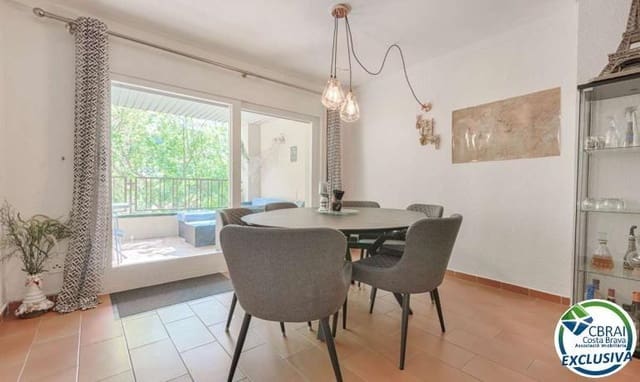 Apartamento de 2 habitaciones en Roses en venta - 235.000 € (Ref: 9934155)