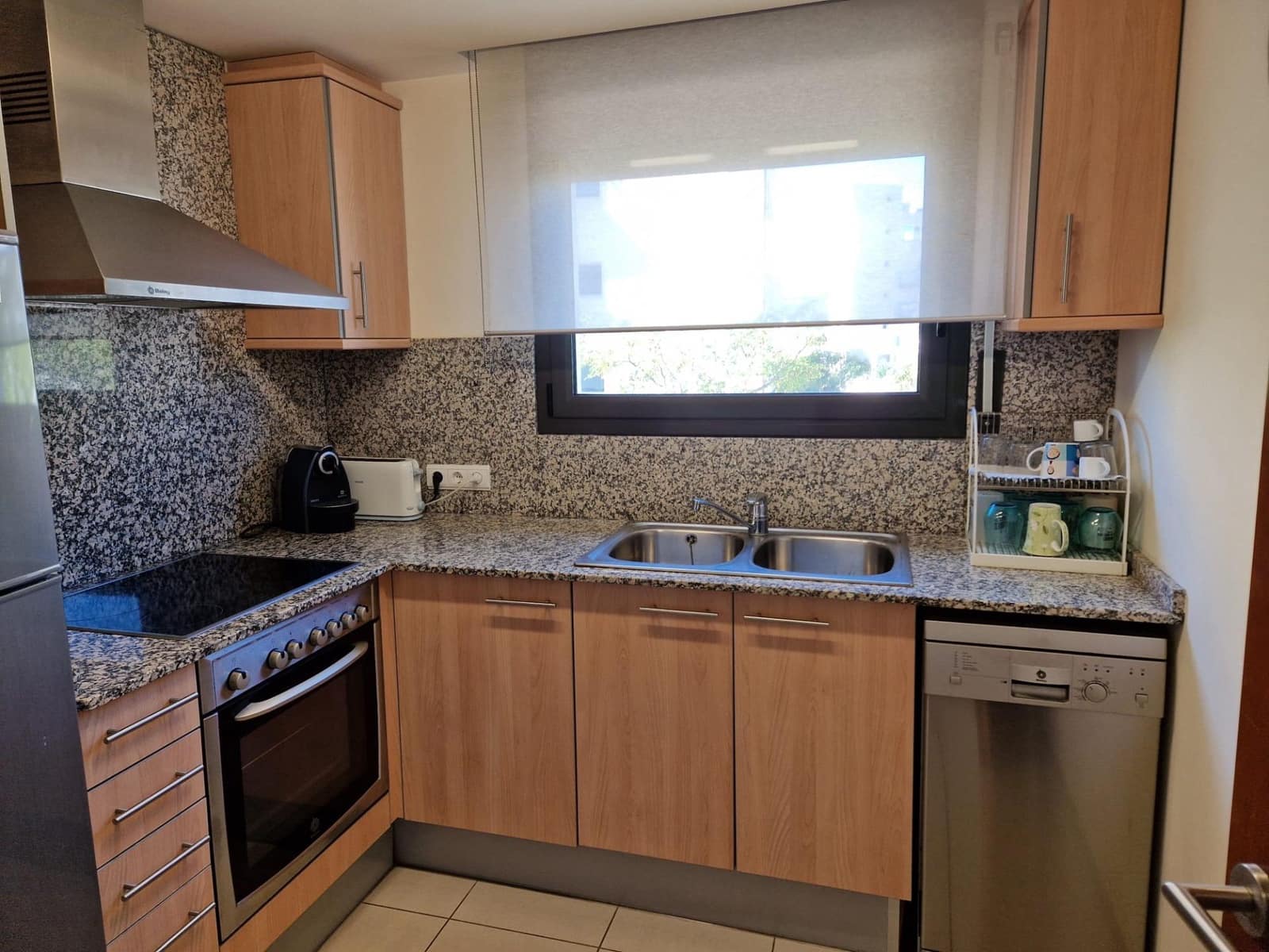 2 bedroom Apartment for sale in Roses with pool garage - € 365,000 (Ref: 9936341)