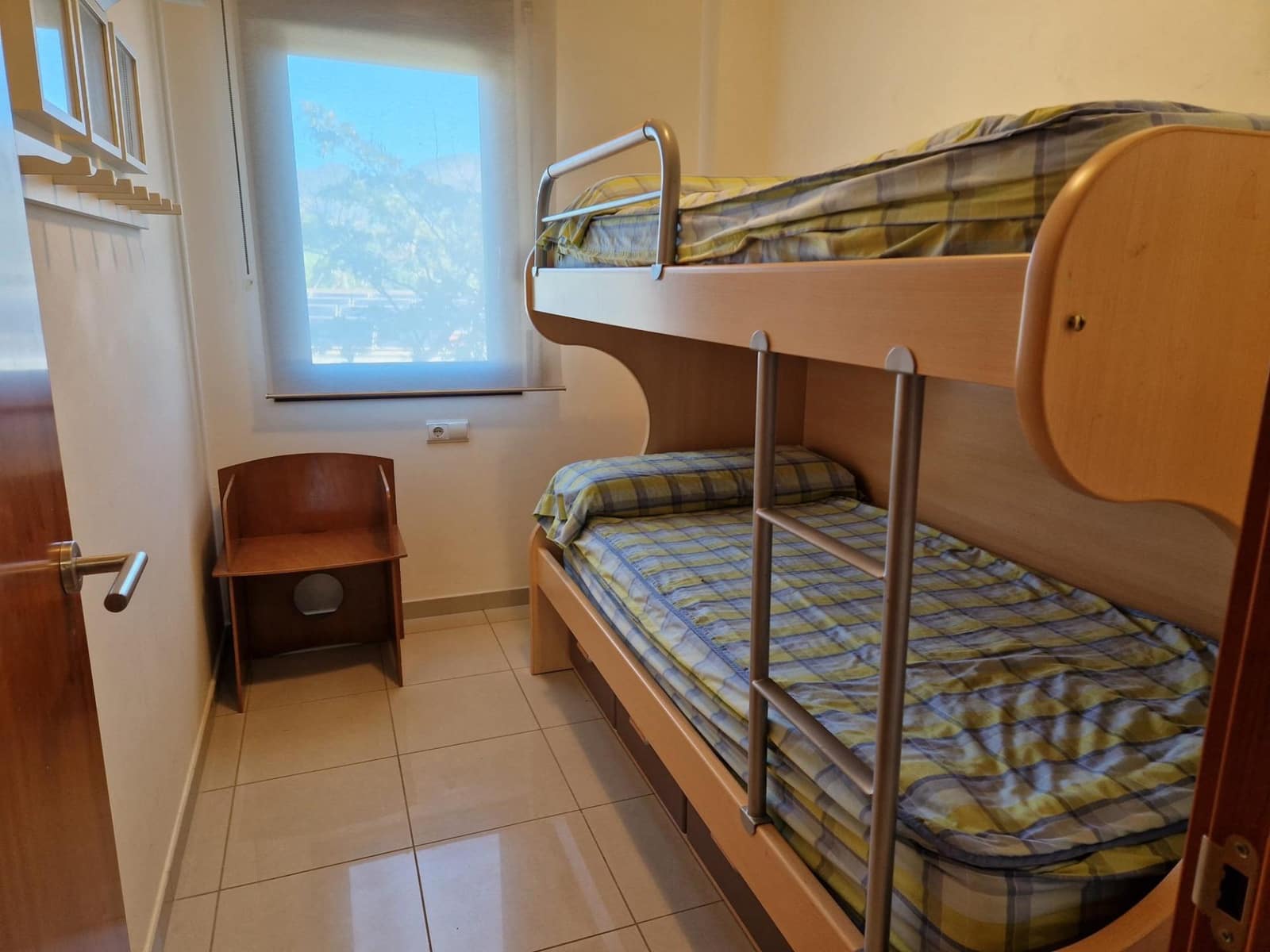 2 bedroom Apartment for sale in Roses with pool garage - € 365,000 (Ref: 9936341)
