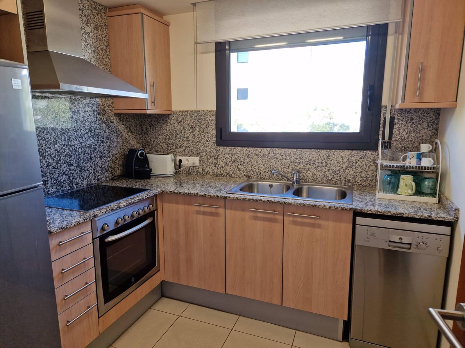 2 bedroom Apartment for sale in Roses with pool garage - € 365,000 (Ref: 9936341)