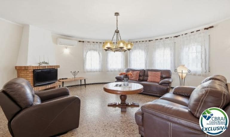 6 bedroom Villa for sale in Santa Margarida - € 1,800,000 (Ref: 9936343)