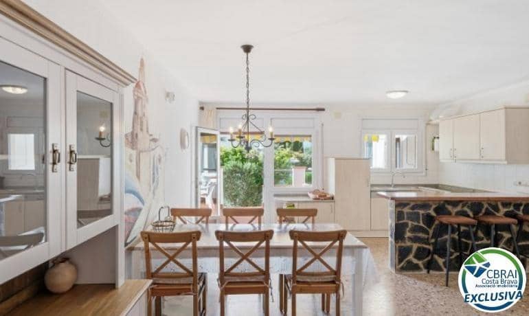 6 bedroom Villa for sale in Santa Margarida - € 1,800,000 (Ref: 9936343)