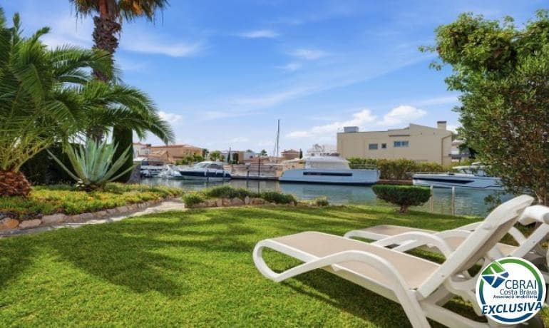 6 bedroom Villa for sale in Santa Margarida - € 1,800,000 (Ref: 9936343)