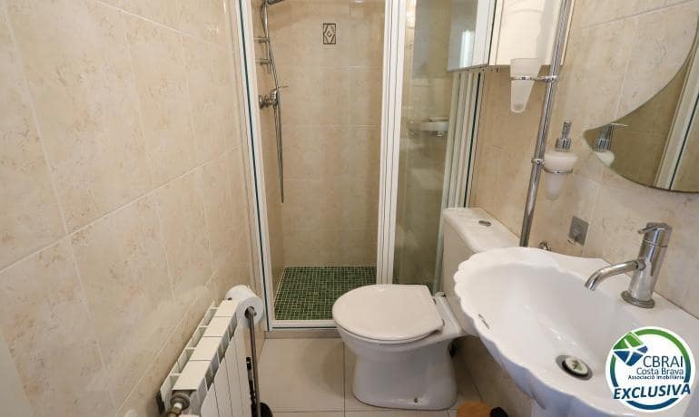 2 bedroom Townhouse for sale in Llanca with garage - € 435,000 (Ref: 9936344)