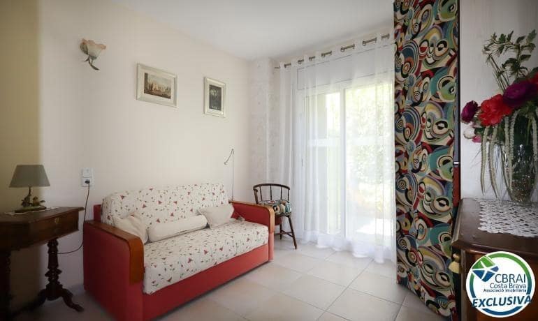2 bedroom Townhouse for sale in Llanca with garage - € 435,000 (Ref: 9936344)