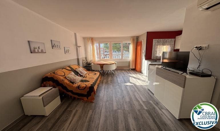 1 bedroom Apartment for sale in Empuriabrava with pool - € 155,000 (Ref: 9942455)