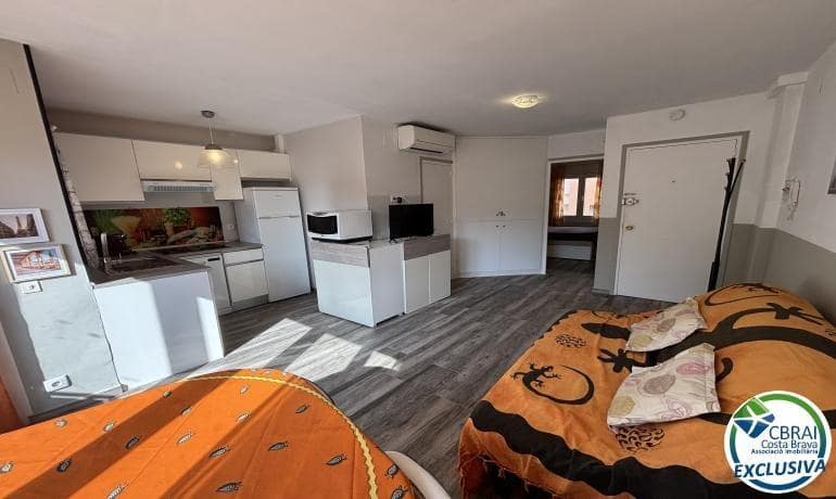 1 bedroom Apartment for sale in Empuriabrava with pool - € 155,000 (Ref: 9942455)