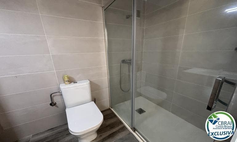 1 bedroom Apartment for sale in Empuriabrava with pool - € 155,000 (Ref: 9942455)