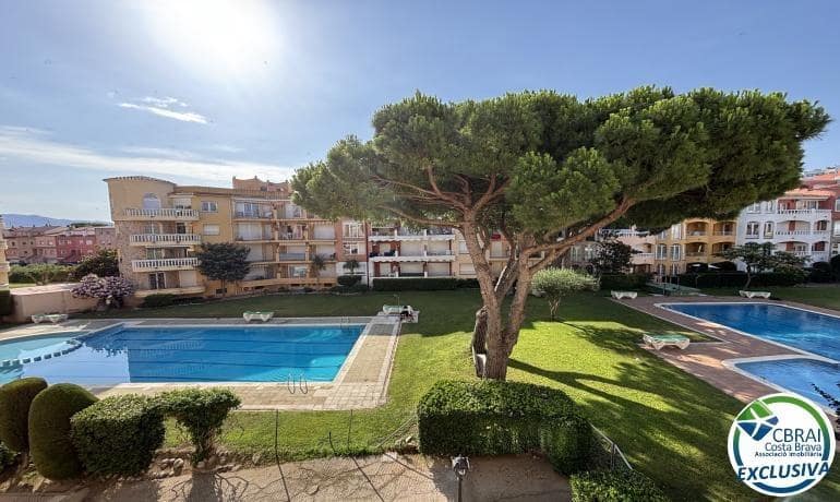 1 bedroom Apartment for sale in Empuriabrava with pool - € 155,000 (Ref: 9942455)