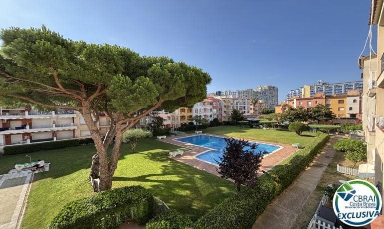 1 bedroom Apartment for sale in Empuriabrava with pool - € 155,000 (Ref: 9942455)