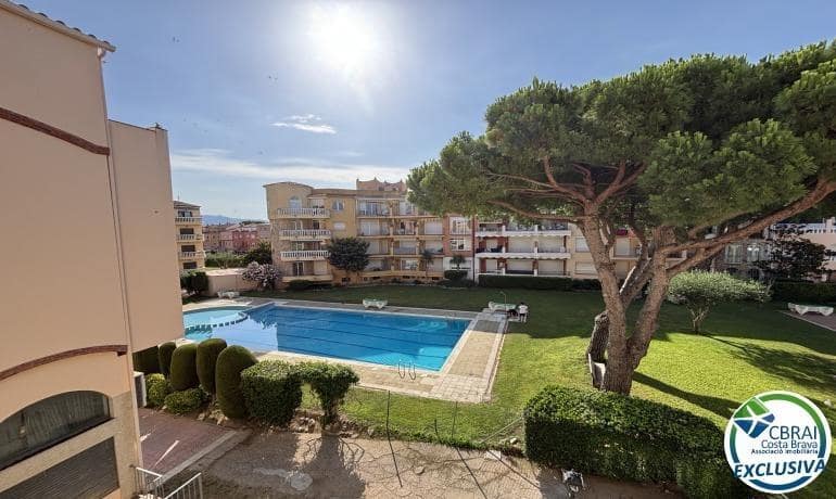 1 bedroom Apartment for sale in Empuriabrava with pool - € 155,000 (Ref: 9942455)