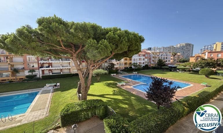 1 bedroom Apartment for sale in Empuriabrava with pool - € 155,000 (Ref: 9942455)