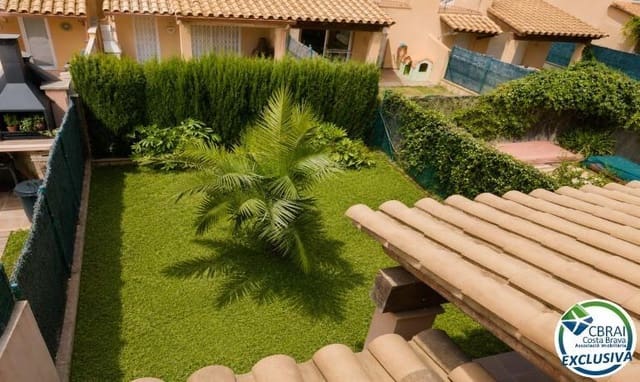 4 makuuhuone Huvila myytävänä paikassa Empuriabrava, Castelló d'Empúries mukana 
autotalli - 295 000 € (Ref: 9945651)