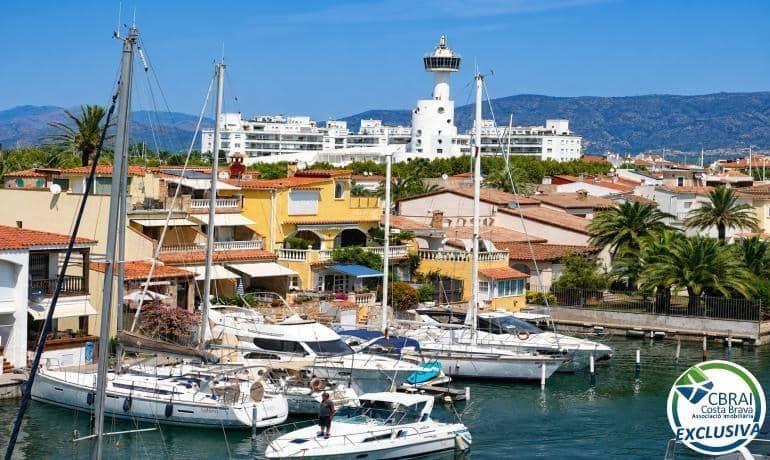 Estudio en Empuriabrava en venta - 193.000 € (Ref: 9947876)