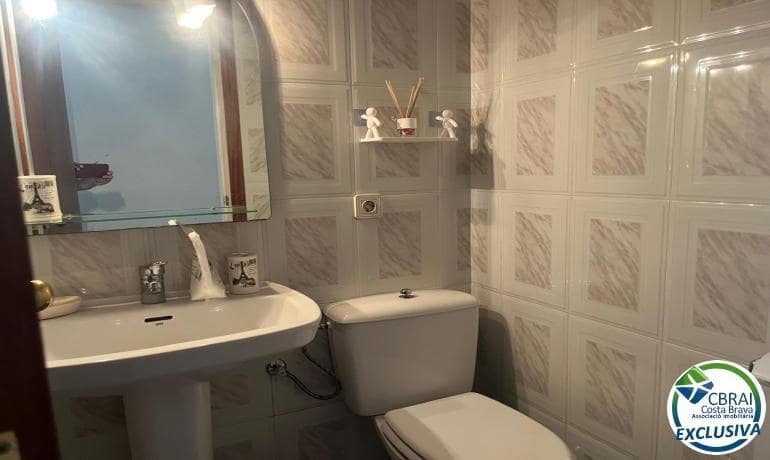 3 slaapkamer Appartement te koop in Roses - € 265.000 (Ref: 9947877)
