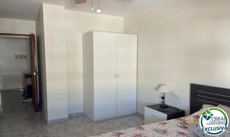 3 slaapkamer Appartement te koop in Roses - € 265.000 (Ref: 9947877)