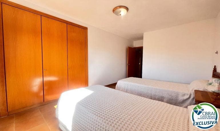 2 sypialnia Apartament na sprzedaż w Empuriabrava z basenem - 210 000 € (Ref: 9955123)