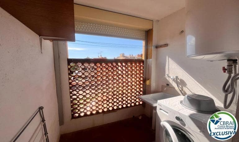 2 sypialnia Apartament na sprzedaż w Empuriabrava z basenem - 210 000 € (Ref: 9955123)
