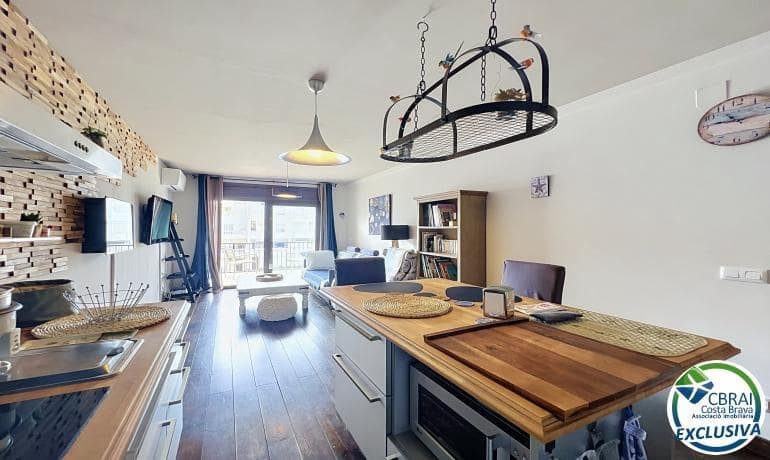 1 sovrum Lägenhet till salu i Empuriabrava med garage - 144 000 € (Ref: 9959743)