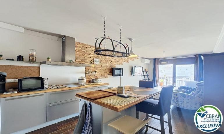 1 sovrum Lägenhet till salu i Empuriabrava med garage - 144 000 € (Ref: 9959743)