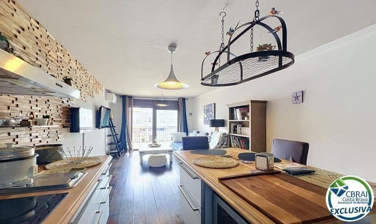1 sovrum Lägenhet till salu i Empuriabrava med garage - 144 000 € (Ref: 9959743)