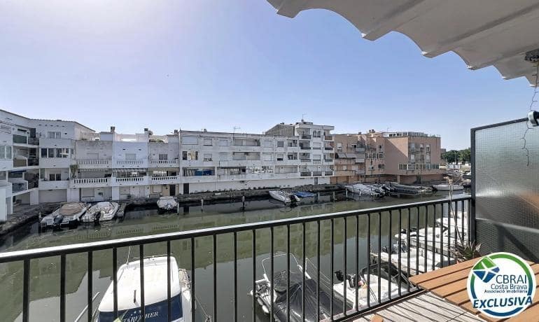 1 sovrum Lägenhet till salu i Empuriabrava med garage - 144 000 € (Ref: 9959743)