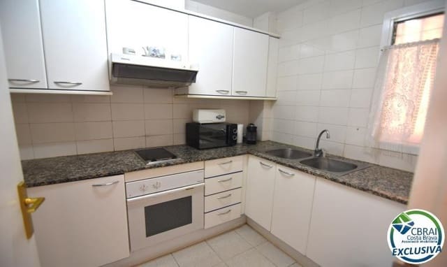 2 sovrum Lägenhet till salu i Santa Margarida, Roses med pool garage - 165 000 € (Ref: 9962620)