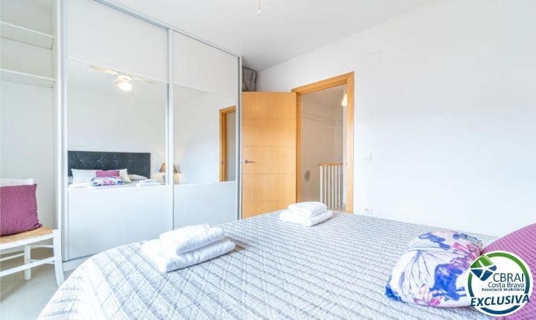 2 makuuhuone Rivitalo myytävänä paikassa Empuriabrava mukana 
autotalli - 195 000 € (Ref: 9965238)