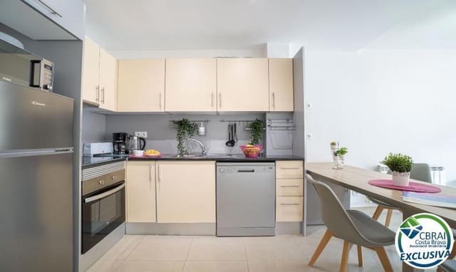 2 makuuhuone Rivitalo myytävänä paikassa Empuriabrava, Castelló d'Empúries mukana 
autotalli - 195 000 € (Ref: 9965238)