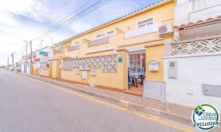 2 makuuhuone Rivitalo myytävänä paikassa Empuriabrava mukana 
autotalli - 195 000 € (Ref: 9965238)
