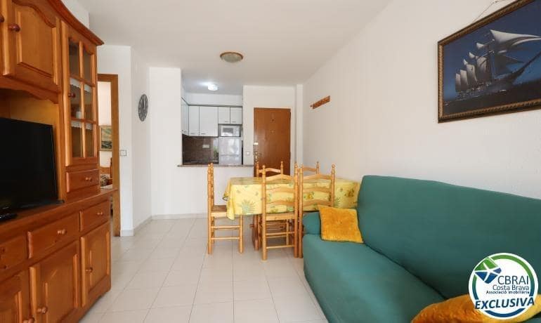 2 bedroom Apartment for sale in Llanca with garage - € 198,000 (Ref: 9966607)