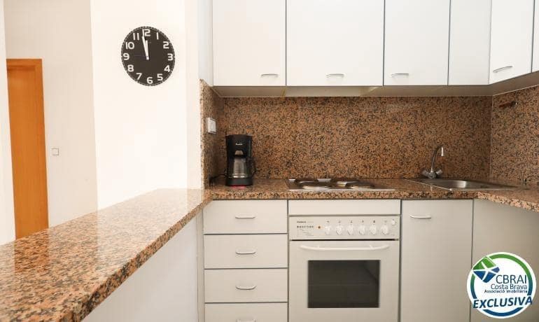 2 bedroom Apartment for sale in Llanca with garage - € 198,000 (Ref: 9966607)