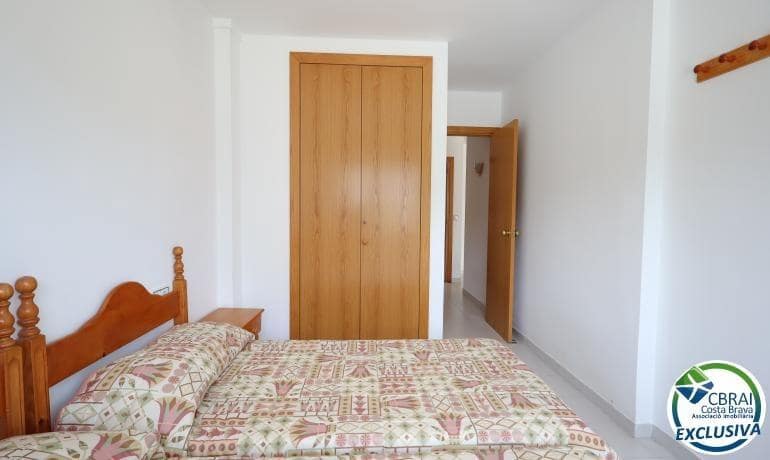 2 bedroom Apartment for sale in Llanca with garage - € 198,000 (Ref: 9966607)