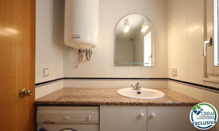 2 bedroom Apartment for sale in Llanca with garage - € 198,000 (Ref: 9966607)