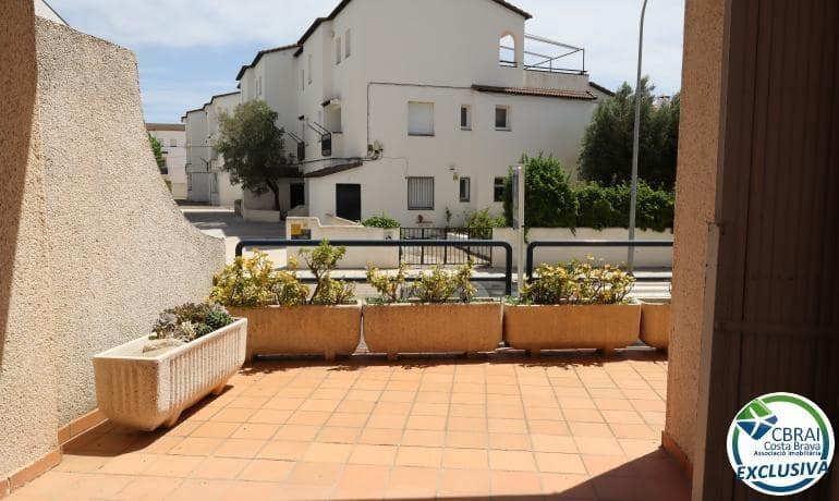 2 bedroom Apartment for sale in Llanca with garage - € 198,000 (Ref: 9966607)