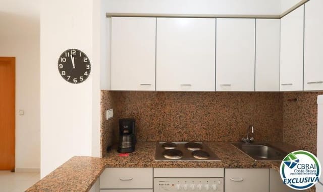 2 makuuhuone Huoneisto myytävänä paikassa Llançà mukana 
autotalli - 198 000 € (Ref: 9966607)