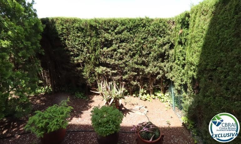 2 bedroom Apartment for sale in Llanca with garage - € 198,000 (Ref: 9966607)