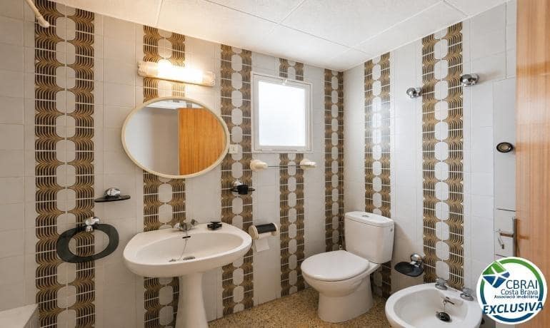 1 slaapkamer Appartement te koop in Roses met garage - € 160.000 (Ref: 9966608)