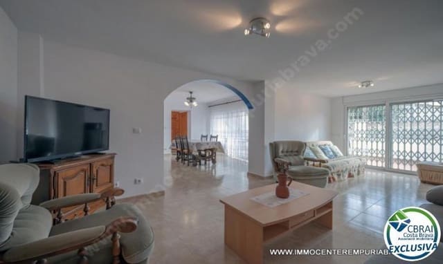Apartamento de 4 habitaciones en Roses en venta con garaje - 249.000 € (Ref: 9973272)